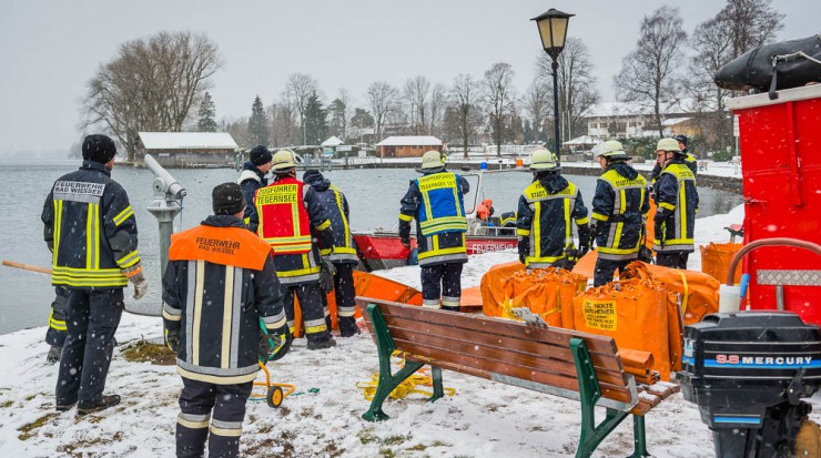 Oel Tegernsee Wiessee Feuerwehr Seepromenade-2