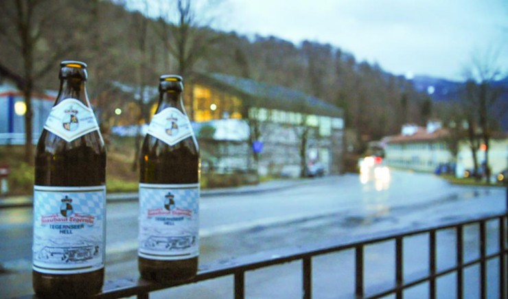 In der Tegernseer Dreifachturnhalle ist der Konsum von Alkohol untersagt. In der Öffentlichkeit lässt sich das Trinken nicht verbieten.