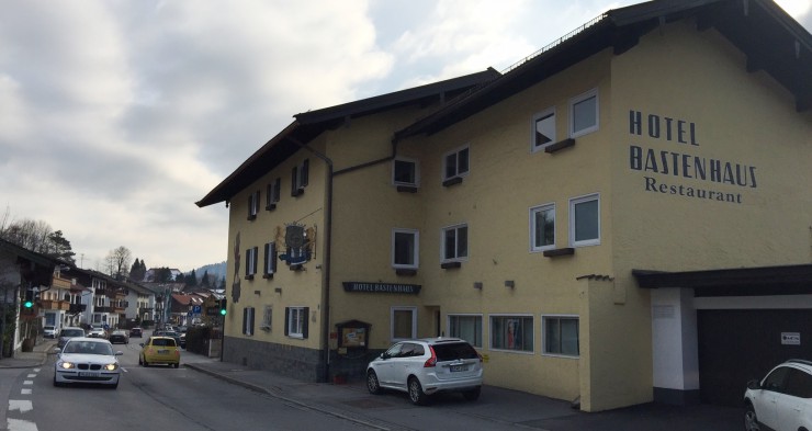 Hier im Hotel Bastenhaus werden künftig 60 Asylbewerber unterkommen ... 