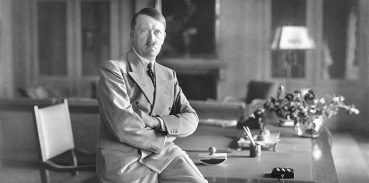 Adolf Hitler scheint noch immer Ehrenbürger der Stadt Tegernsee zu sein / Quelle: Bundesarchiv, Bild 146-1990-048-29A / CC-BY-SA 3.0