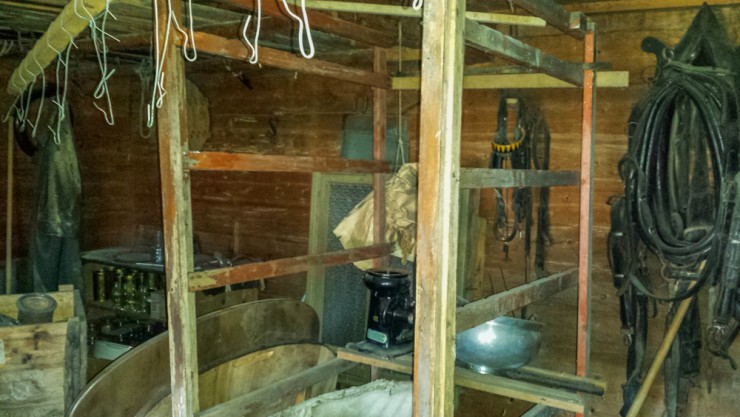Der Getreidekasten befindet sich im Obergeschoss eines größeren Stadels. Von außen ist er nicht einsehbar.