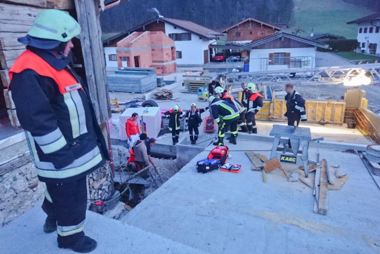 Am Samstagabend kam es zu dem Einsatz an einer Baustelle in Rottach-Egern / Bild: Feuerwehr Rottach-Egern