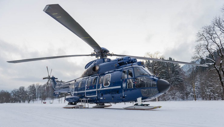 Kanzlerin Merkel reiste heute wieder mit dem Hubschrauber an. 