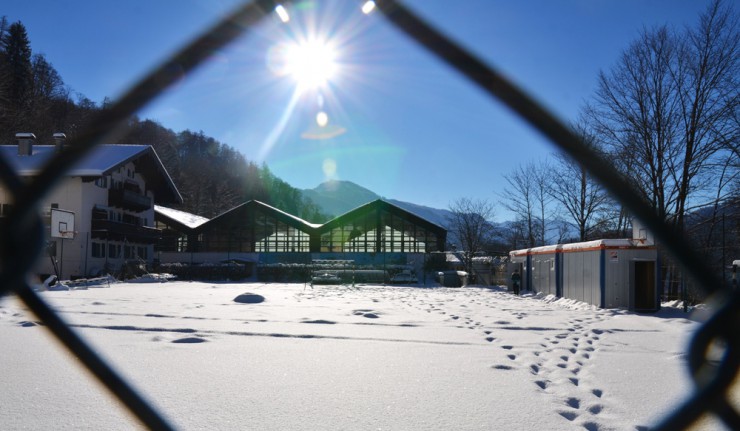 Allem Anschein nach wird die Tegernseer Turnhalle auch längerfristig als Asylunterkunft dienen. 